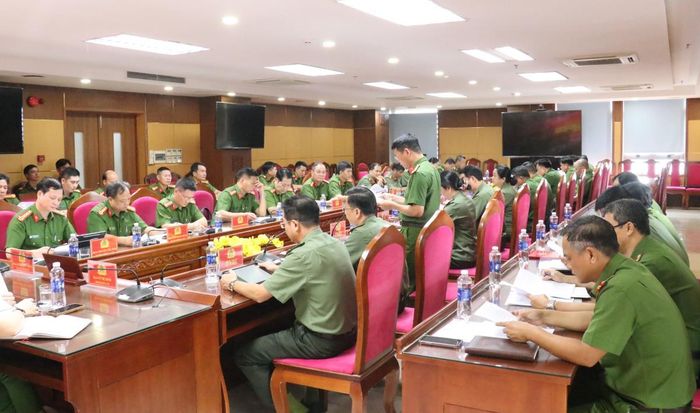 Đại diện lãnh đạo các phòng nghiệp vụ của hai đơn vị tham dự lễ ký kết
