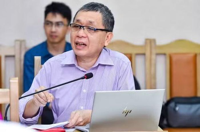 TS Lê Đông Phương nhấn mạnh: "Trong năng lực làm việc nhóm có cả năng lực phản biện và đấu tranh với sự lười biếng của người khác. Nếu tập thể cứ giữ tâm lý ngại va chạm, 'dĩ hòa vi quý' thì chuyện có người ăn theo điểm số là điều khó tránh khỏi".