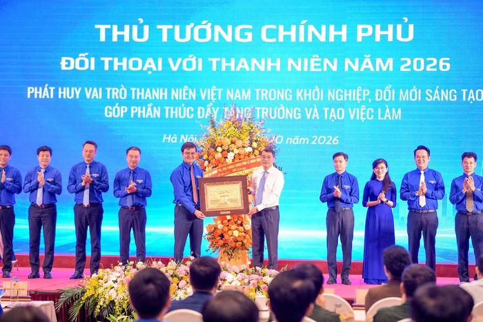 Thủ tướng chúc mừng 70 năm Ngày truyền thống Hội LHTN Việt Nam.