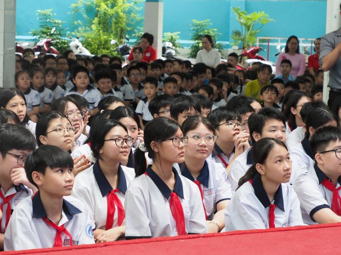  Học sinh Trường Tiểu học - THCS Tân Định lắng đọng với bài học về lòng yêu nước và tinh thần tự hào dân tộc 