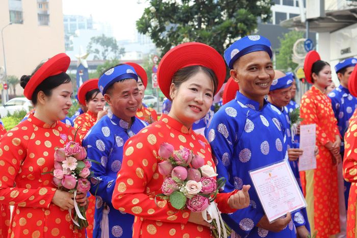  Các cặp đôi tham gia chương trình 