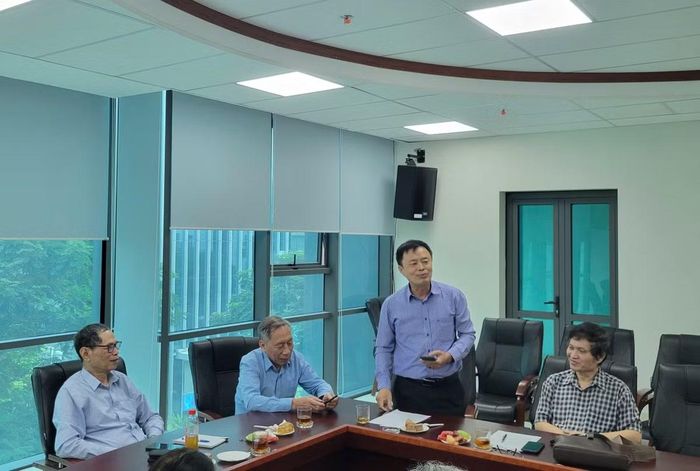 Các đại biểu đóng góp ý kiến và thảo luận tại hội thảo