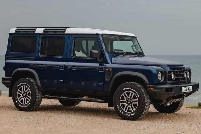 Hãng xe địa hình Ineos Automotive của Anh quốc vừa bổ sung phiên bản đặc biệt mới mang tên Helmsman cho dòng xe địa hình Grenadier đời 2027. Đây là sản phẩm mở đầu cho chuỗi phiên bản giới hạn lấy cảm hứng từ các yếu tố môi trường mà dòng xe này được thiết kế để chinh phục.