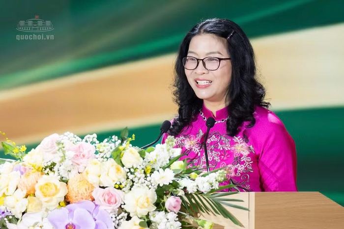 GS.TS Nguyễn Thị Lan - Giám đốc Học viện Nông nghiệp Việt Nam trình bày Diễn văn kỷ niệm 70 năm thành lập Học viện.