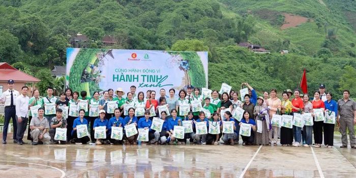 Lan tỏa thông điệp "Cùng hành động vì hành tinh xanh".