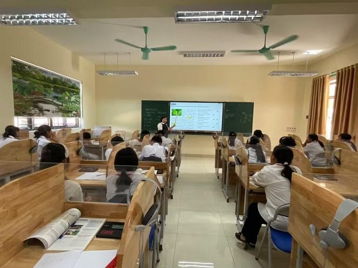 Học sinh vùng biên được học tập trong môi trường giáo dục hiện đại.