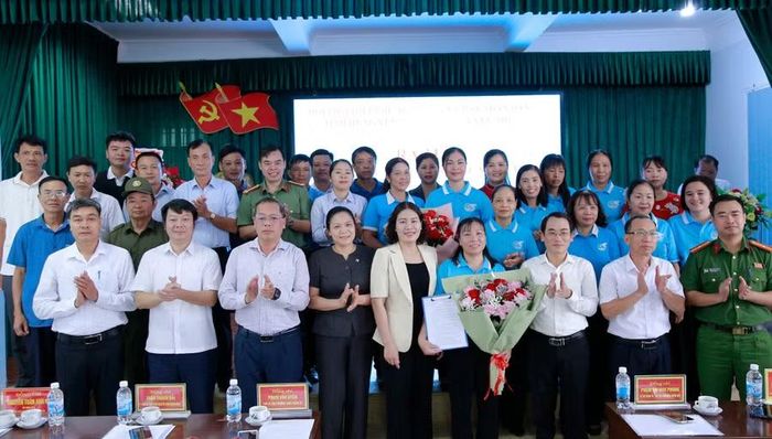 Tại chương trình, xã Vũ Thư cũng ra mắt tổ vận hành mô hình “Nhà an toàn cho phụ nữ và trẻ em” gồm 36 thành viên.