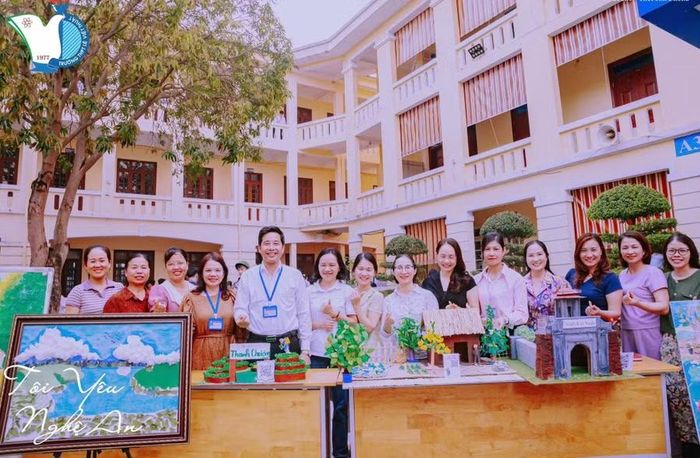 Các sản phẩm của Dự án “Em biết – Em hiểu – Em yêu Nghệ An quê em” trong nội dung Giáo dục địa phương do thầy trò Trường THPT Lê Viết Thuật (Trường Vinh, Nghệ An) thực hiện. Ảnh: NTCC