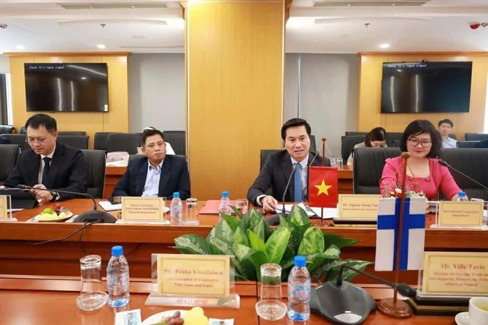 Thứ trưởng Nguyễn Tường Văn phát biểu tại buổi làm việc. (Nguồn: Bộ Xây dựng)