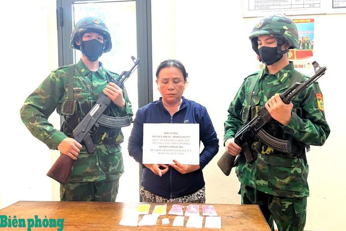 Đối tượng Nguyễn Thị Tư bị bắt giữ về hành vi mua bán trái phép chất ma túy. Ảnh: Đơn vị cung cấp