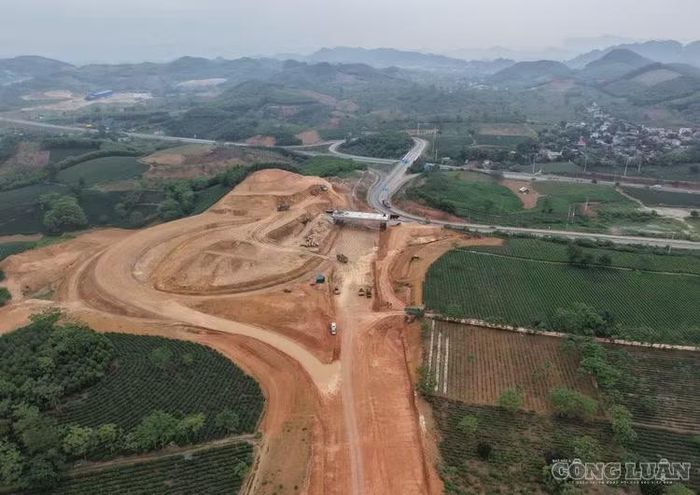 Vị trí cao tốc Tuyên Quang - Phú Thọ giao với cao tốc Tuyên Quang - Hà Giang đang được gấp rút thi công.