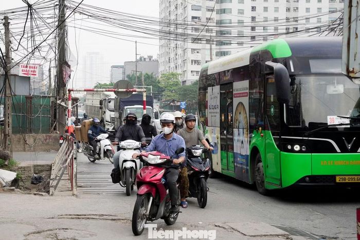 Nút giao đường Phạm Tu - đường 70 nhiều năm qua là điểm nghẽn giao thông tại cửa ngõ phía nam Hà Nội với tình trạng ùn ứ thường xuyên xảy ra vào giờ cao điểm.