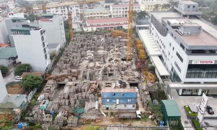 Dự án nhà ở hỗn hợp đa chức năng tại khu Đồng Gạc (xã Hoài Đức, Hà Nội) dính nhiều vi phạm về đất đai, xây dựng. Ảnh: Phong Lâm.