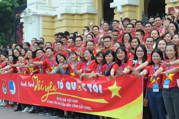 "Tôi yêu Tổ quốc tôi" đã hiệu triệu, kết nối thanh niên Việt Nam góp trí lực dựng xây đất nước. (Trong ảnh, trí thức trẻ Việt Nam tham gia Hành trình "Tôi yêu Tổ quốc tôi"). Ảnh: Xuân Tùng