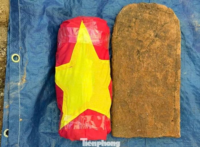 Di vật được tìm thấy tại các phần mộ.