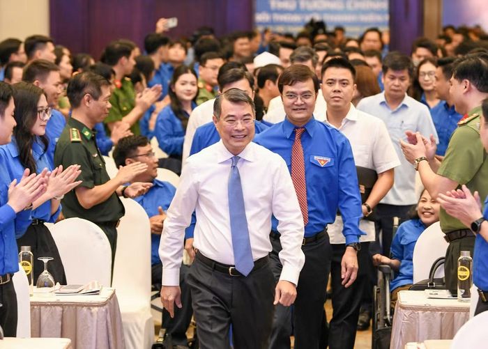 Thủ tướng Chính phủ Lê Minh Hưng tới dự buổi gặp mặt, đối thoại với thanh niên. (Ảnh: Như Ý)