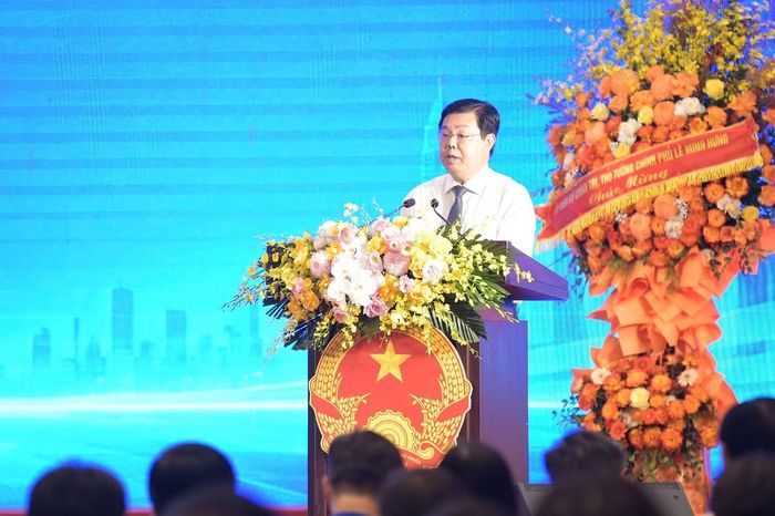 Ông Nguyễn Tiến Hải - Bộ trưởng Bộ Nội vụ, Chủ nhiệm Ủy ban Quốc gia về Thanh niên Việt Nam phát biểu khai mạc chương trình. Ảnh: Dương Triều