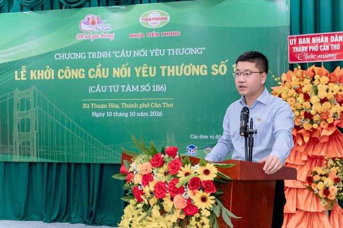 Ông Đào Anh Thắng - Phó Tổng Giám đốc Công ty Cổ phần Nhựa Thiếu niên Tiền Phong chia sẻ về sứ mệnh kết nối cộng đồng và lan tỏa giá trị nhân văn qua chương trình “Cầu Nối Yêu Thương”