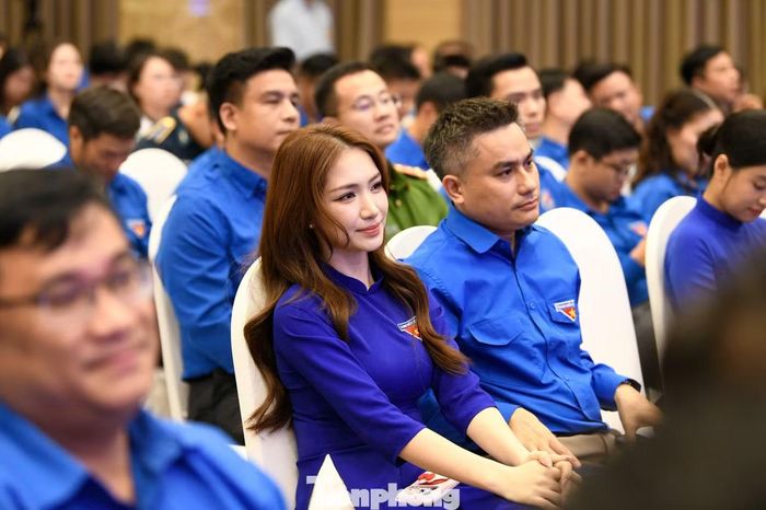 Các đại biểu thanh niên tham gia chương trình đối thoại.