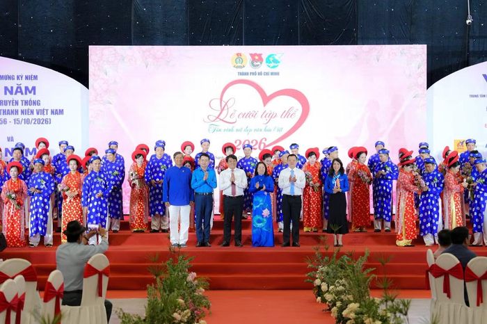 Phát biểu tại lễ cưới, bà Thái Thu Xương - Phó Chủ tịch Tổng Liên đoàn Lao động Việt Nam - mong muốn mỗi gia đình tiếp tục gìn giữ ngọn lửa yêu thương bằng sự tôn trọng, thủy chung, trách nhiệm; cùng xây dựng gia đình ấm no, tiến bộ, hạnh phúc. Bà gửi gắm sau lễ cưới, các đôi vợ chồng sẽ có thêm động lực, lao động giỏi, sống tốt, tích cực đóng góp cho doanh nghiệp và sự phát triển của thành phố.