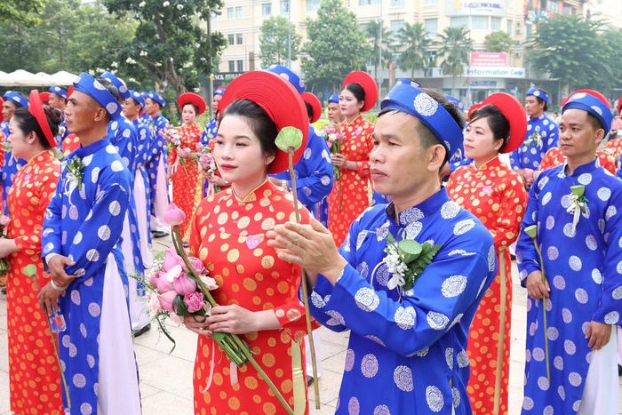 Ngày 15/10, Liên đoàn Lao động TPHCM phối hợp Hội Liên hiệp Phụ nữ TPHCM, Thành Đoàn TPHCM, Trung tâm Hỗ trợ Thanh niên công nhân thành phố tổ chức Lễ cưới tập thể năm 2026, thể hiện sự quan tâm và chung tay chăm lo đời sống tinh thần, xây dựng gia đình hạnh phúc cho đoàn viên, hội viên, thanh niên công nhân và người lao động. Ảnh: Ngô Tùng