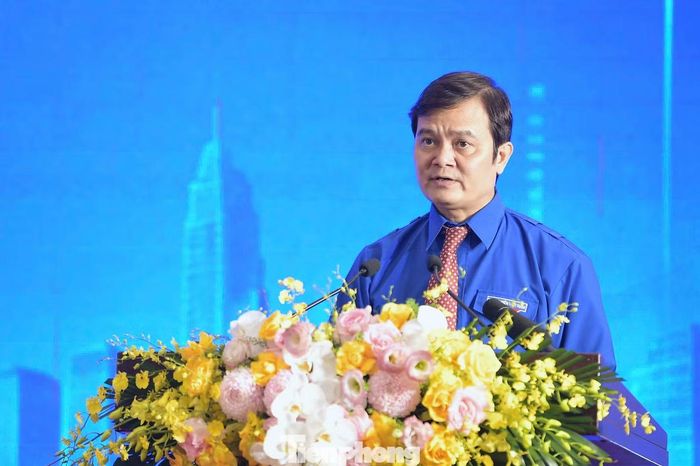 Bí thư thứ nhất T.Ư Đoàn Bùi Quang Huy phát biểu đáp từ, tiếp thu ý kiến chỉ đạo của Thủ tướng Chính phủ.