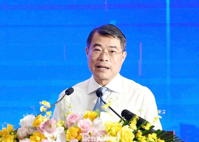 Thủ tướng giao nhiệm vụ các bộ ngành liên quan giải quyết những vấn đề thiết thực cho thanh niên.