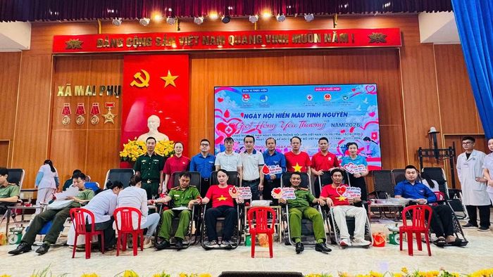 Tại xã Mai Phụ, hoạt động hiến máu tình nguyện được tổ chức, thu hút đông đảo đoàn viên, hội viên, thanh niên tham gia, góp phần lan tỏa tinh thần tương thân tương ái, sẻ chia vì sức khỏe cộng đồng.