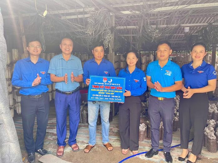 Dịp này, nhiều mô hình kinh tế thanh niên được trao hỗ trợ vay vốn nhằm tạo điều kiện để đoàn viên, hội viên phát triển sản xuất, kinh doanh, hiện thực hóa ý tưởng khởi nghiệp. Nguồn vốn hỗ trợ giúp thanh niên có thêm điều kiện đầu tư cơ sở vật chất, mở rộng quy mô sản xuất, nâng cao hiệu quả kinh tế, từng bước ổn định cuộc sống.