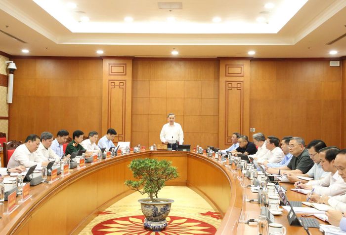 Một phiên họp Thường trực Ban Chỉ đạo Trung ương về tổng kết thực tiễn và nghiên cứu sửa đổi, bổ sung Điều lệ Đảng. Ảnh: ĐCS