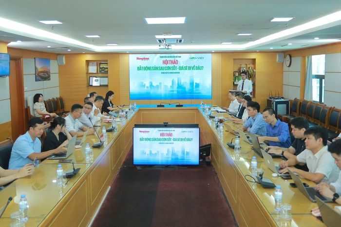 Hội thảo "Bất động sản sau cơn sốt - Giá sẽ đi về đâu?" diễn ra ngày 15/10. Ảnh: DV