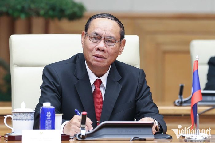 Lào sẽ tiếp tục phối hợp chặt chẽ với Việt Nam trong các vấn đề khu vực và quốc tế cùng quan tâm, tăng cường trao đổi thông tin, phối hợp lập trường tại các cơ chế hợp tác đa phương