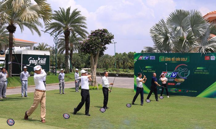 Sân chơi truyền thống của HTV được nâng cấp nhờ các golfer chuyên nghiệp
