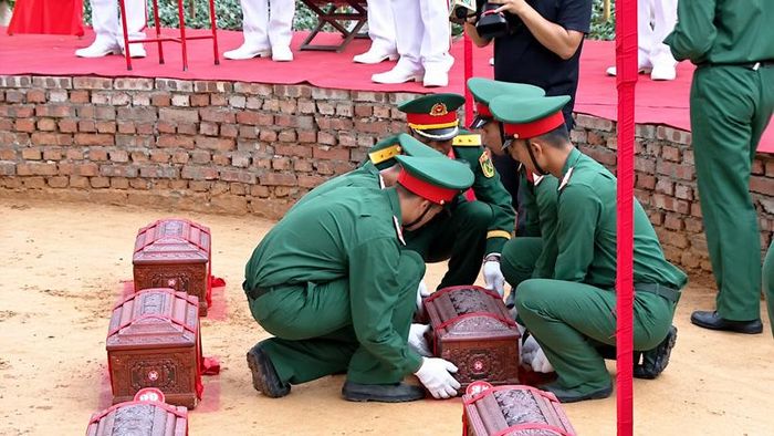  Các hài cốt liệt sĩ và đồng bào tử nạn được đặt trang trọng tại Khu tưởng niệm.