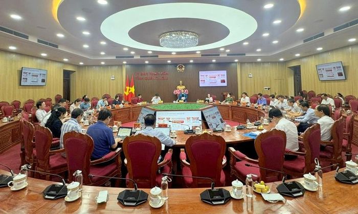 Quang cảnh buổi làm việc giữa Đoàn đại biểu Quốc hội tỉnh Quảng Ngãi với Thường trực HĐND, UBND, Ủy ban MTTQ Việt Nam tỉnh, VKSND, TAND tỉnh và các cơ quan, đơn vị liên quan.