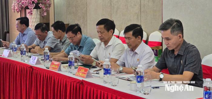 Đại biểu tham dự hội nghị..