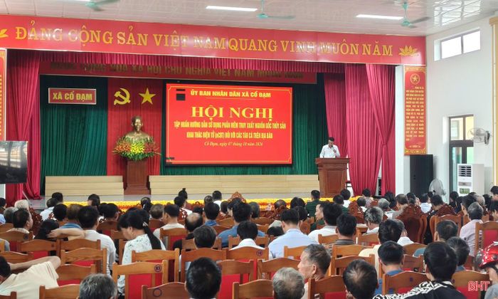 Các đơn vị chức năng tổ chức tập huấn hướng dẫn ngư dân thực hiện các quy định khi đưa tàu cá lên cá tại các điểm lên cá tạm thời.
