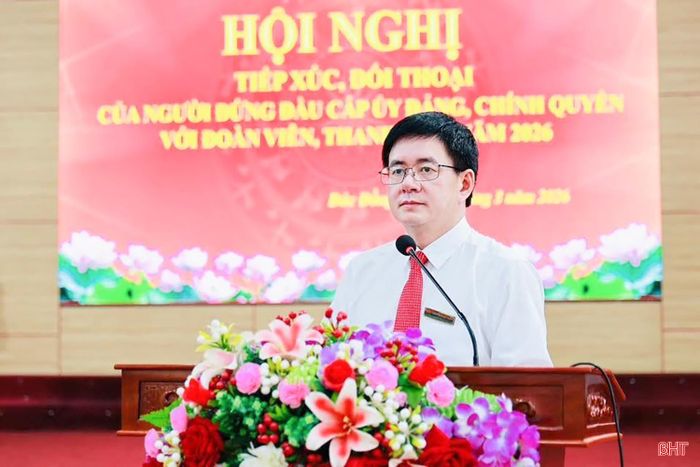Đồng chí Nguyễn Ngọc Tuấn – Bí thư Đảng ủy xã Đức Đồng định hướng nhiều nội dung cho thanh niên tại hội nghị đối thoại.