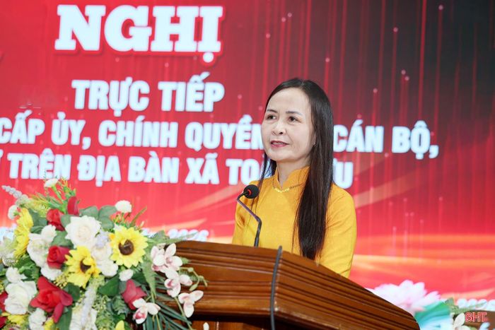 Bà Nguyễn Thị Lệ Hà - Phó Chủ tịch Ủy ban MTTQ, Chủ tịch Hội LHPN tỉnh phát biểu tại hội nghị.