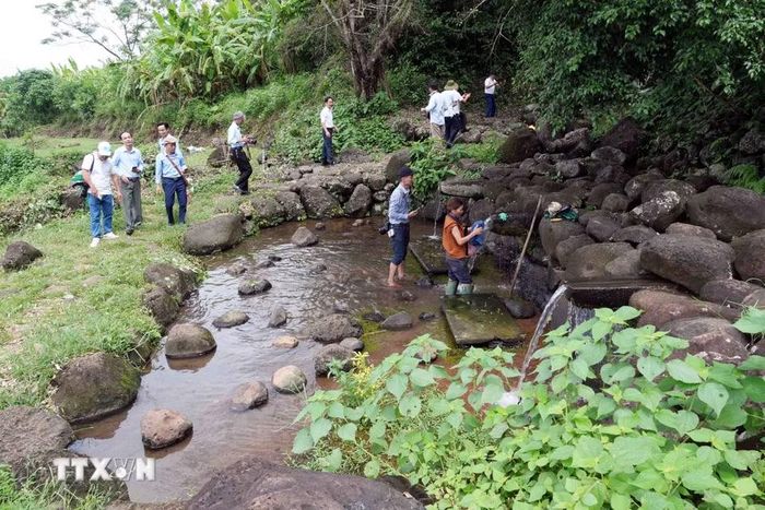 Giếng Trạng thuộc hệ thống giếng cổ Gio An tại xã Cồn Tiên (Quảng Trị), là dấu tích của công trình khai thác nguồn nước tự nhiên có lịch sử hàng nghìn năm. (Ảnh: Tá Chuyên/TTXVN)