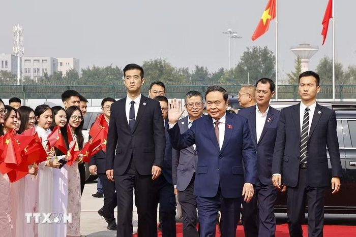 Chủ tịch Quốc hội Trần Thanh Mẫn tại Sân bay quốc tế Hàm Dương, thành phố Tây An, tỉnh Thiểm Tây kết thúc tốt đẹp chuyến thăm chính thức Trung Quốc. (Ảnh: Doãn Tấn/TTXVN)