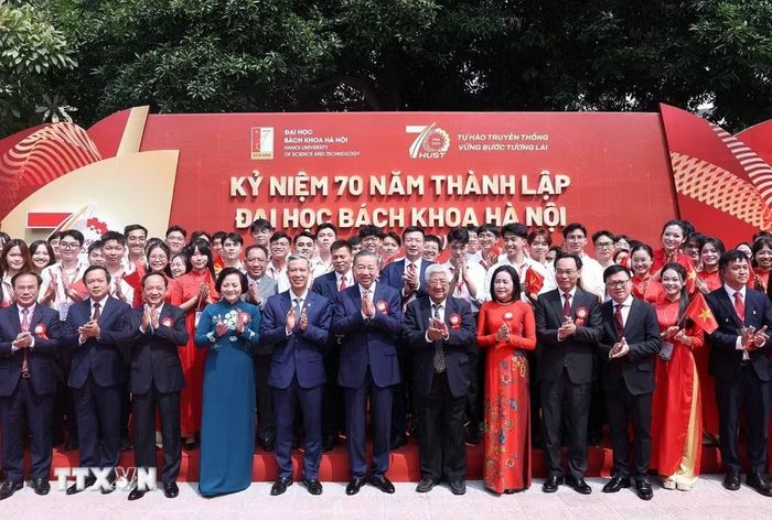 Tổng Bí thư, Chủ tịch nước Tô Lâm và các đại biểu. (Ảnh: Thống Nhất/TTXVN)