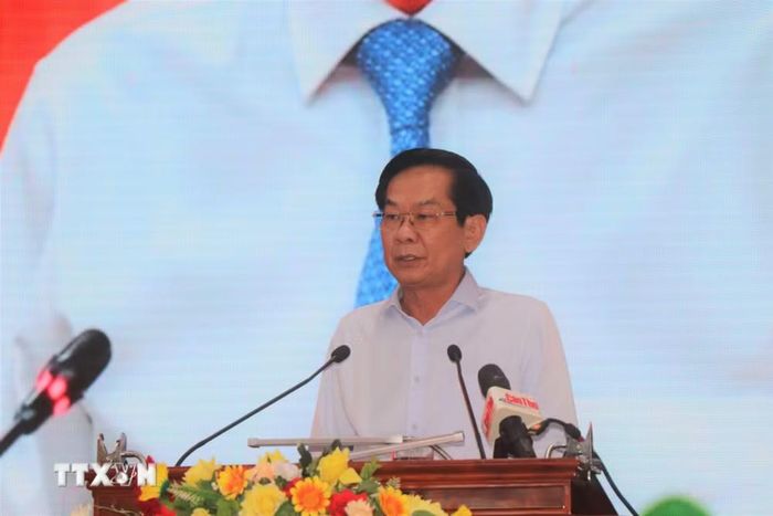 Ông Đỗ Thanh Bình, Ủy viên Ban Chấp hành Trung ương Đảng, Bí thư Thành ủy, Trưởng Ban Chỉ đạo phát biểu tại hội nghị về phát triển khoa học, công nghệ, đổi mới sáng tạo và chuyển đổi số thành phố Cần Thơ phát biểu. (Ảnh: Thu Hiền/TTXVN)
