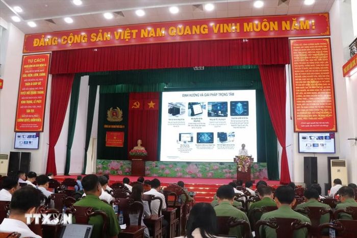 Ban Chỉ đạo thành phố Cần Thơ về phát triển khoa học, công nghệ, đổi mới sáng tạo và chuyển đổi số tổ chức hội nghị sơ kết 9 tháng và triển khai nhiệm vụ trọng tâm 3 tháng cuối năm 2026. (Ảnh: Thu Hiền/TTXVN)