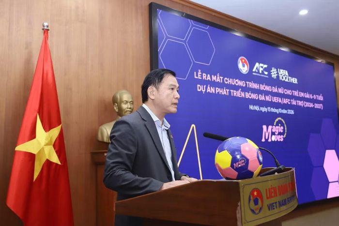 Ông Trần Anh Tú, Phó Chủ tịch Liên đoàn Bóng đá Việt Nam (VFF) phát biểu tại sự kiện. (Ảnh: VFF)