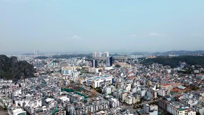 Một góc đô thị Quảng Ninh. (Ảnh: TTXVN phát)