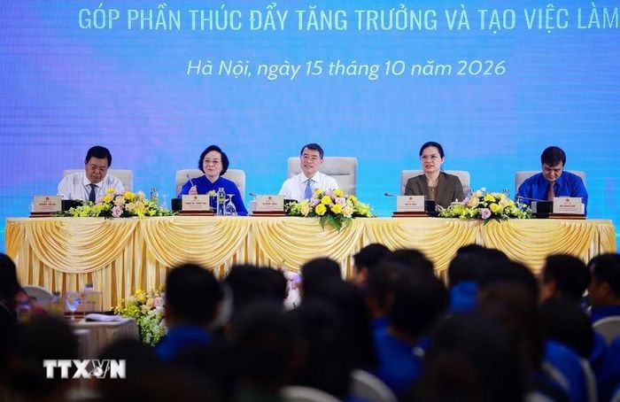 Thủ tướng Chính phủ Lê Minh Hưng và lãnh đạo các bộ, ngành đối thoại với thanh niên năm 2026 với chủ đề "Phát huy vai trò thanh niên Việt Nam trong khởi nghiệp, đổi mới sáng tạo, góp phần thúc đẩy tăng trưởng và tạo việc làm." (Ảnh: Dương Giang/TTXVN)
