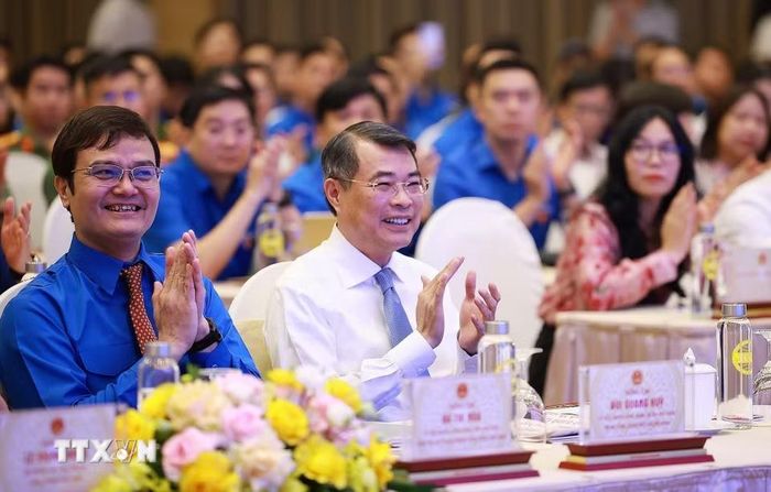 Thủ tướng Lê Minh Hưng tham dự đối thoại với thanh niên năm 2026. (Ảnh: Dương Giang/TTXVN)