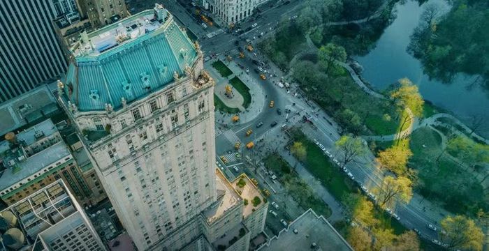 Tòa nhà biểu tượng The Pierre ở New York. (Ảnh: thepierreny.com)