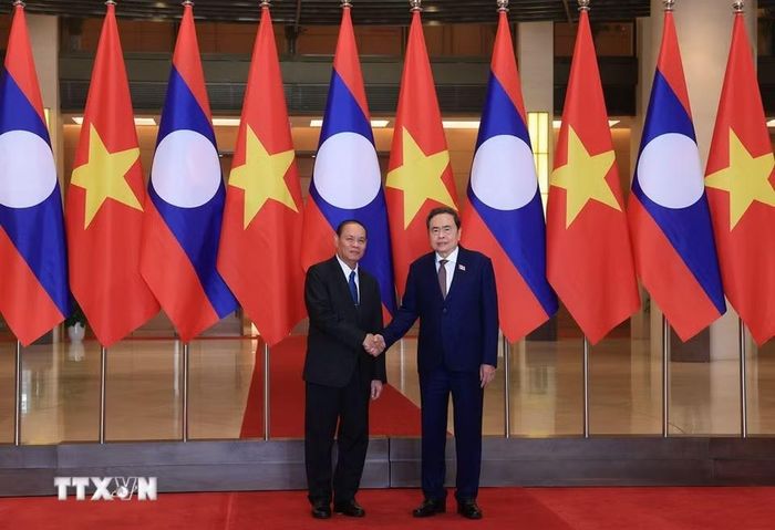 Chủ tịch Quốc hội Trần Thanh Mẫn và đồng chí Vilay Lakhamphong, Ủy viên Bộ Chính trị, Thường trực Ban Bí thư Trung ương Đảng Nhân dân Cách mạng Lào đang thăm chính thức Việt Nam. (Ảnh: Tuấn Anh/TTXVN)